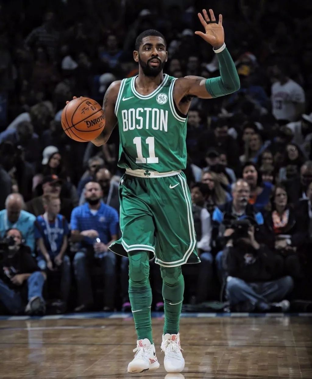 再以烟雾弹 再以烟雾弹