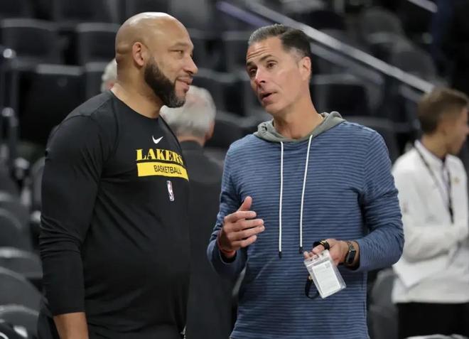 角与对手滑 角与对手滑